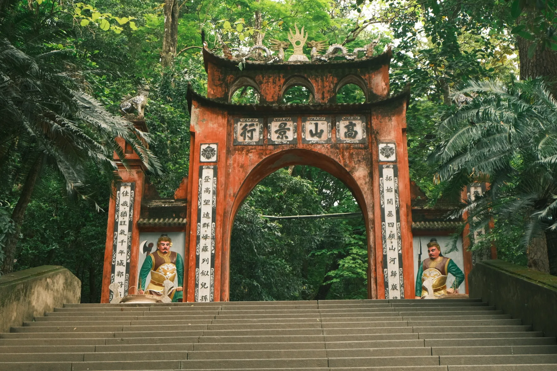 À la découverte du temple Hung: immersion spirituelle sur la montagne sacrée de Phu Tho